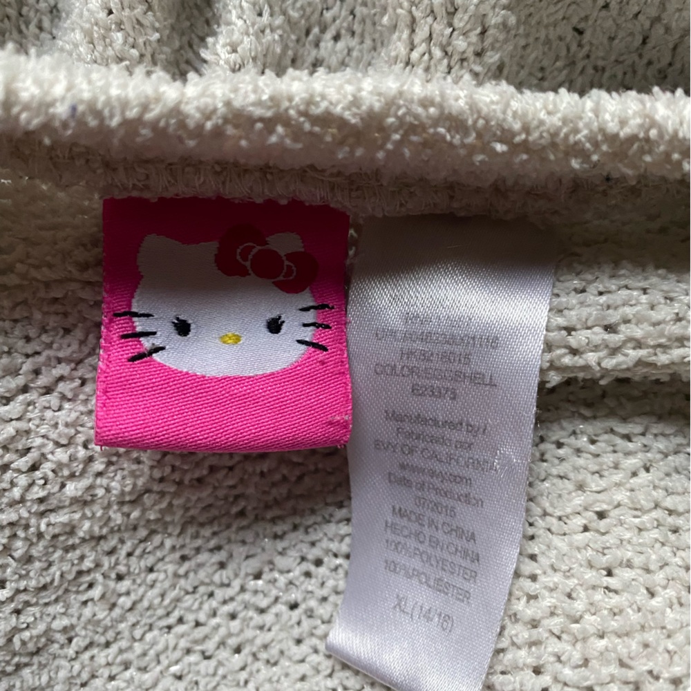 Hello Kitty Sweater - Picture 3 of 4